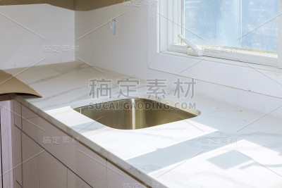 安装层压板厨房台面