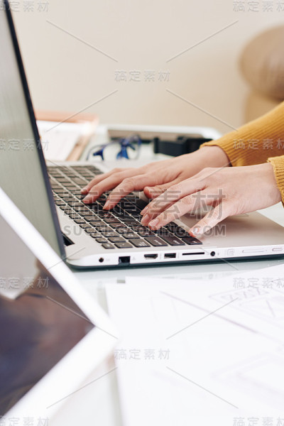编程的女人