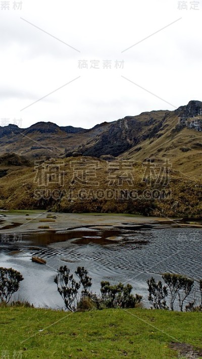 高海拔的湖