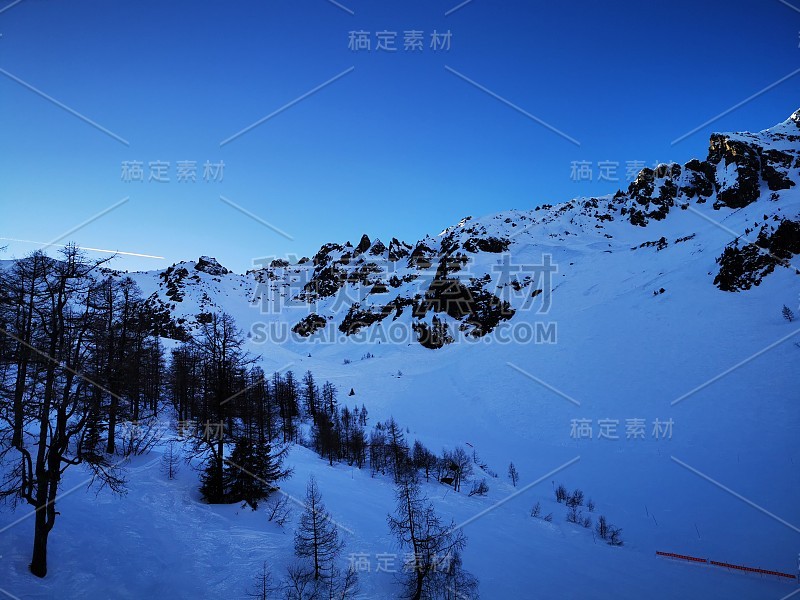 夏蒙尼勃朗峰法国山山顶滑雪滑雪板滑雪板旅行旅行者