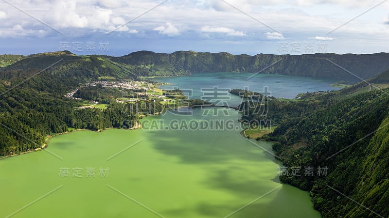 绿色的火山湖