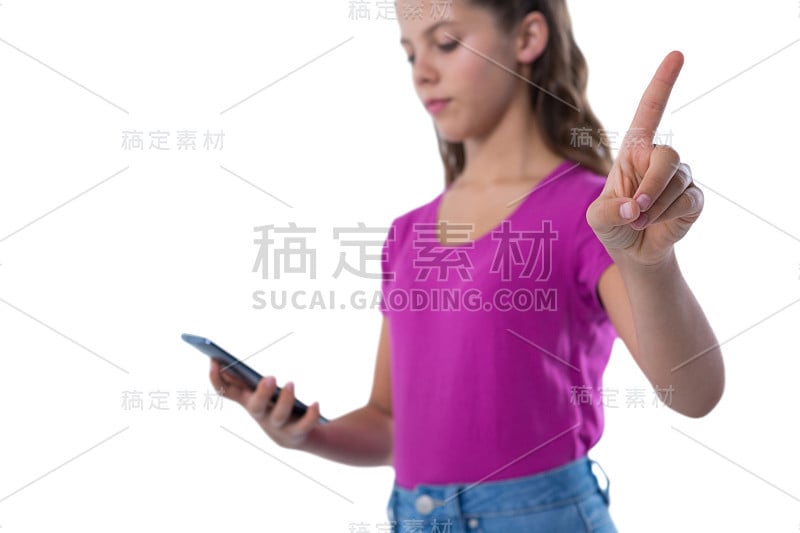 少女用手机打手势