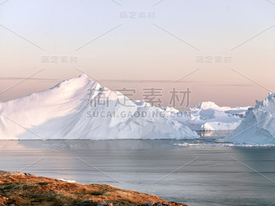 格陵兰岛北冰洋上的冰山