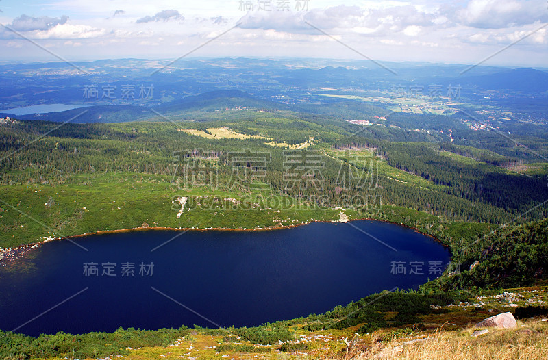 卡克诺斯山脉的冰川湖