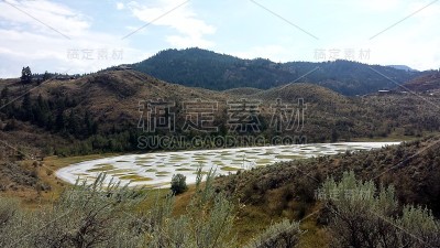 斑点湖靠近奥索尤斯，Similkameen山谷，加拿大不列颠哥伦比亚省