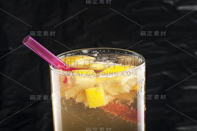 鸡尾酒柠檬