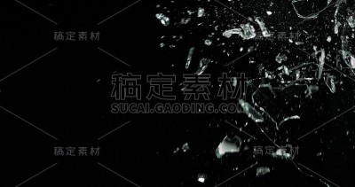 真实的霜在窗口黑色的背景