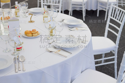 为婚宴准备的精美餐桌