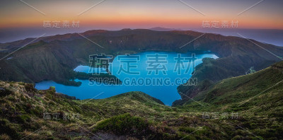 火湖