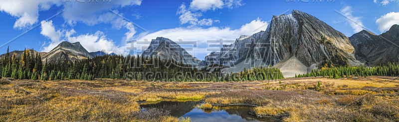 美丽的秋季山景