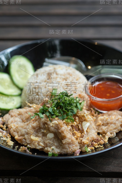 大蒜炒猪肉炒饭