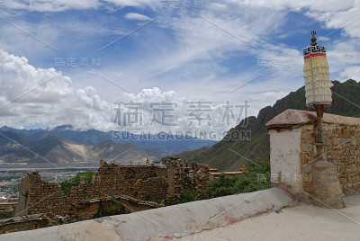 摧毁了修道院,西藏