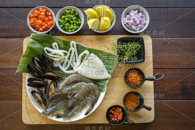 生海鲜盘，健康食品，对虾，蛤鱿鱼