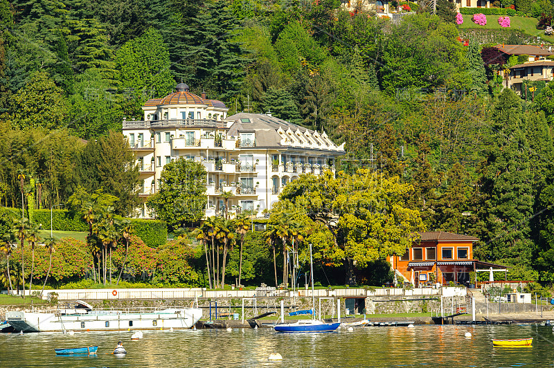 意大利皮埃蒙特湖(Lago Maggiore)海岸