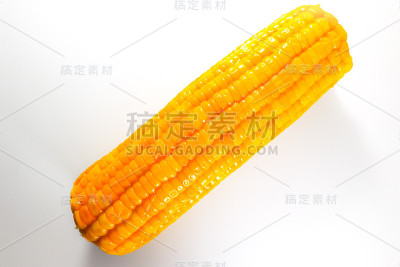 玉米孤立在白色背景和墙纸上