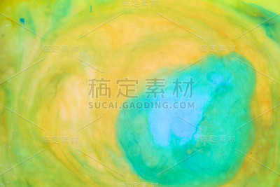 液体在溶解中的彩色图像