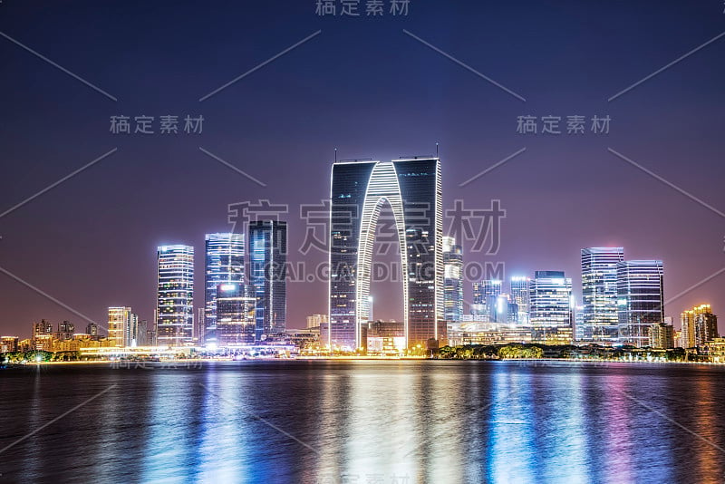 中国苏州现代城市建筑夜景