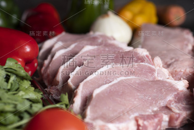 烹调用的不同切块的牛肉