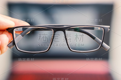电脑使用与眼镜为眼睛健康，概念形象