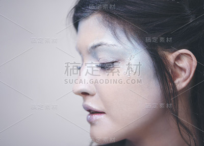 霜妆的人脸