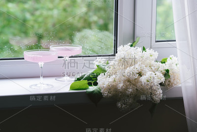 白色丁香花束