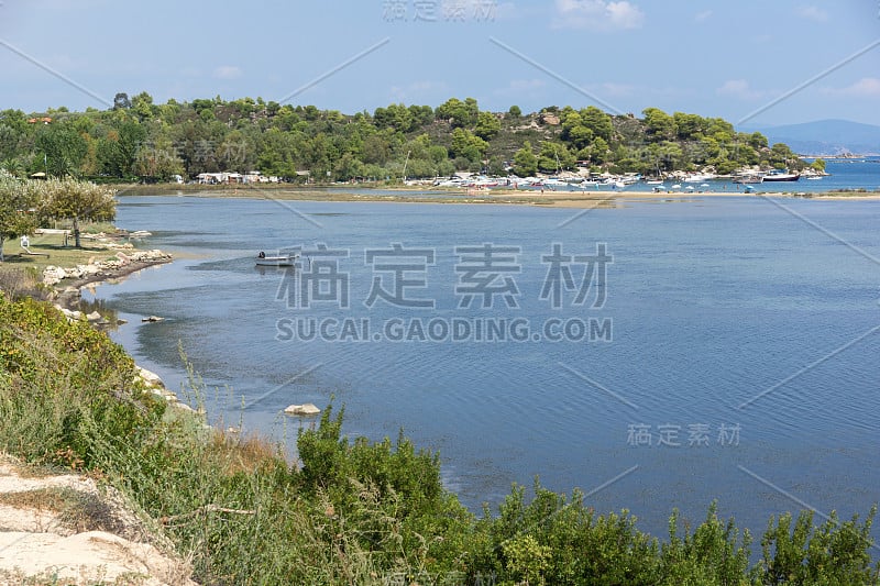 希腊查尔基迪基锡多尼亚半岛乌尔武罗里瓦里海滩海景