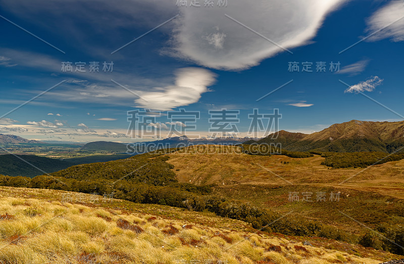 风景新西兰-国家公园峡湾，南岛，美丽的山和峡湾风景。