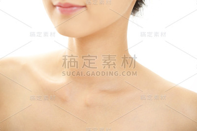 微笑的年轻女人