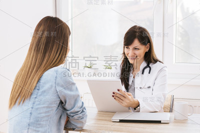 医院:乐观的医生给病人带来好消息