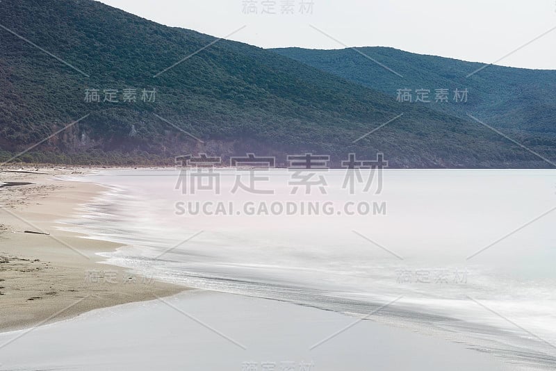 近海岸沼泽地公园海滩