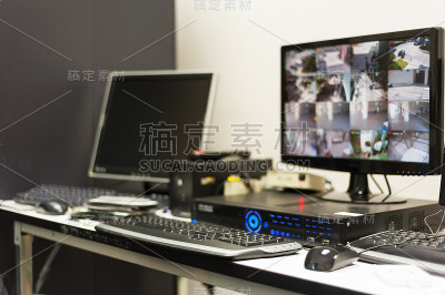 保安室中心的闭路电视监视器