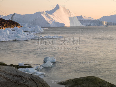 格陵兰岛北冰洋上的冰山