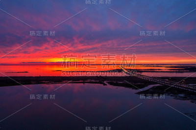 生机勃勃的莫比尔湾日落