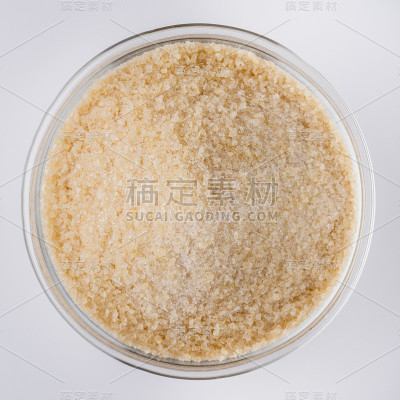 天然动物明胶，白色丙烯酸为背景