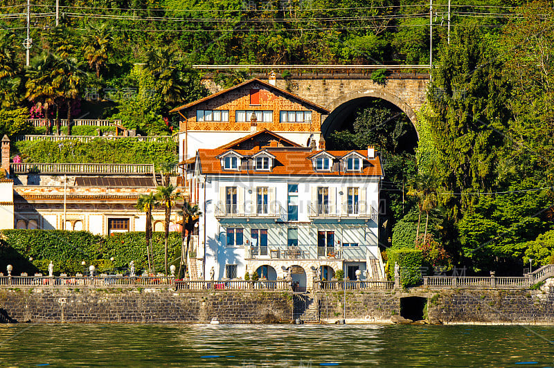 意大利皮埃蒙特湖(Lago Maggiore)海岸