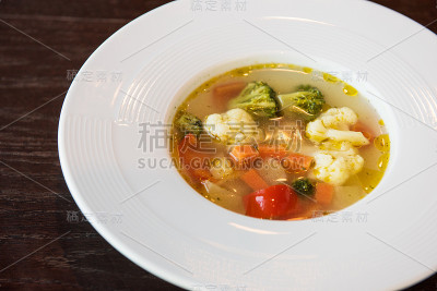 清淡的新鲜蔬菜汤