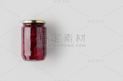 腌甜菜罐模型。前视图。