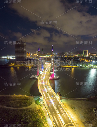 登加奴吊桥夜景