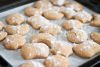 美味新鲜的圣诞姜饼