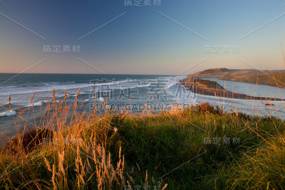 新西兰北岛西海岸的日落