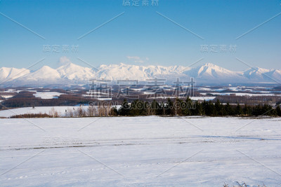 早春山岳“托千达克山脉”