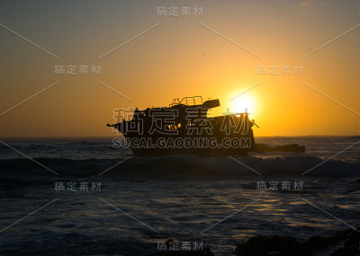 阿古拉斯角附近沉船后的日落