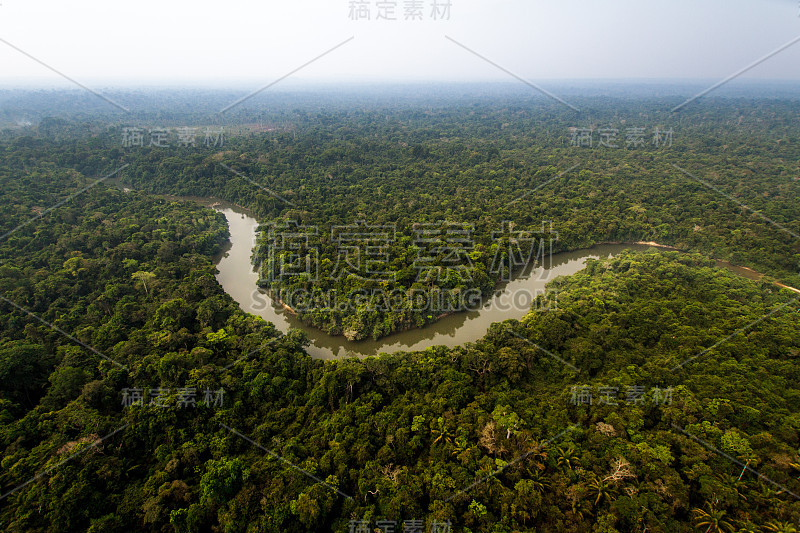 Curuaés河流流经亚马逊雨林的门克拉格诺蒂土著土地- Pará，巴西