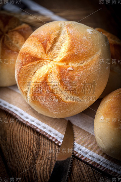 几个凯撒卷。
