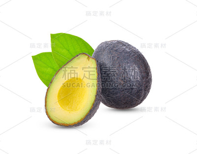 白色背景上的新鲜牛油果