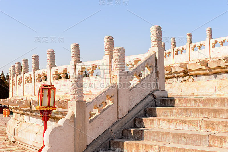 圜丘坛位于天坛建筑群，是北京的一座帝王祭祀坛。联合国教科文组织世界遗产