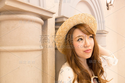有可爱微笑的女人