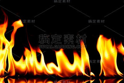 火焰在黑色背景