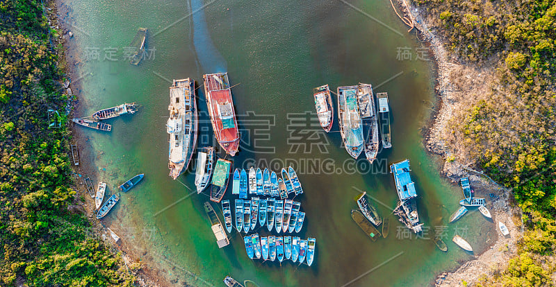 鸟瞰图，香港西贡海岸的沉没船只，户外，白天