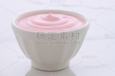 陈年希腊草莓酸奶